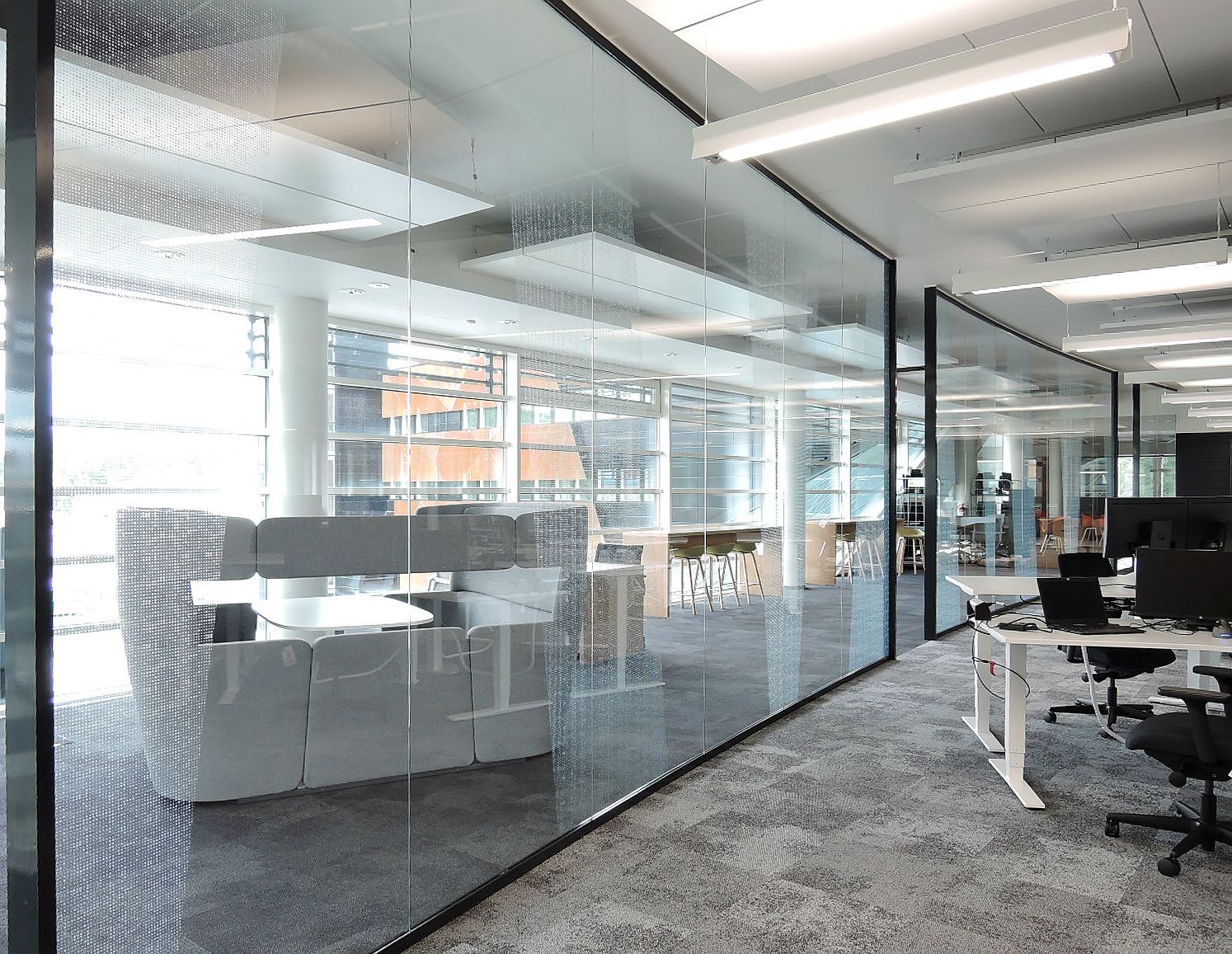 olid glass walls, decorative glass-wallpanels, oak veneered doors